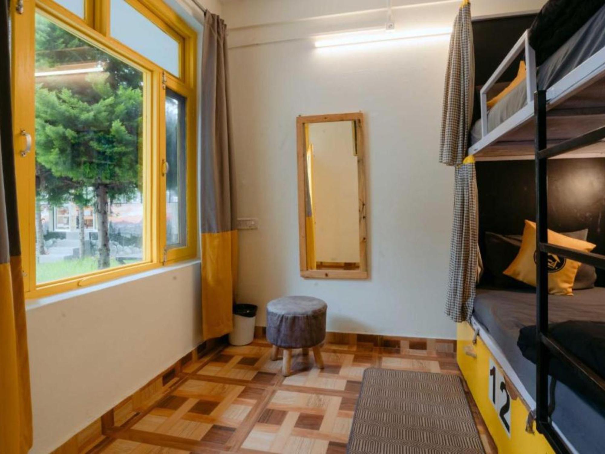 The Hosteller Bir Phòng bức ảnh